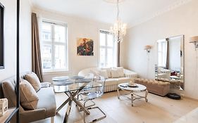 Royal Neighbourhood Elegant Flat In Central Oslo